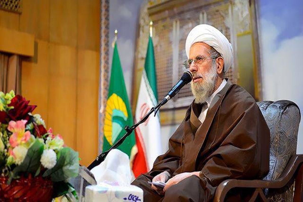 یکی از مهمترین دلایل پیروزی انقلاب اسلامی اعتماد مردم به روحانیت است، باید مراقب و حافظ این اعتماد باشیم