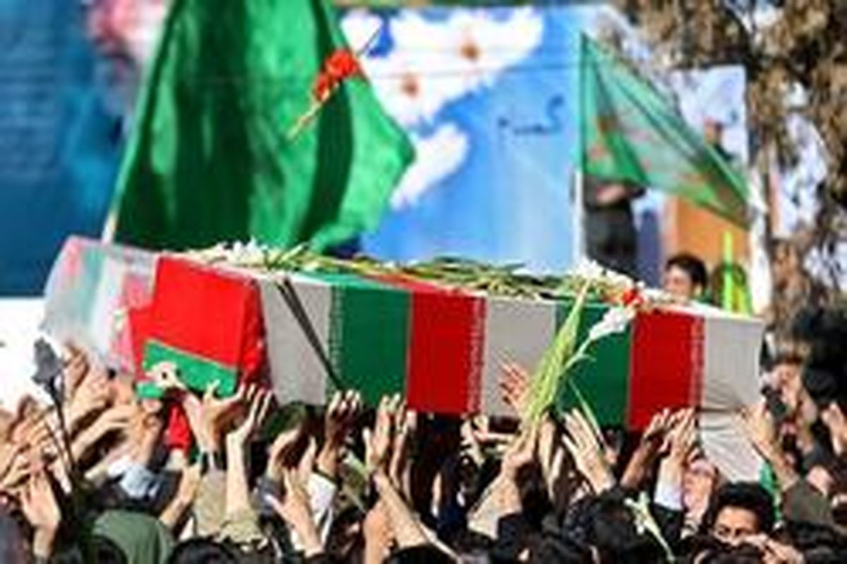 ورود پیکر مطهر ۴۶ شهید دوران دفاع مقدس به کشور از مرز مهران