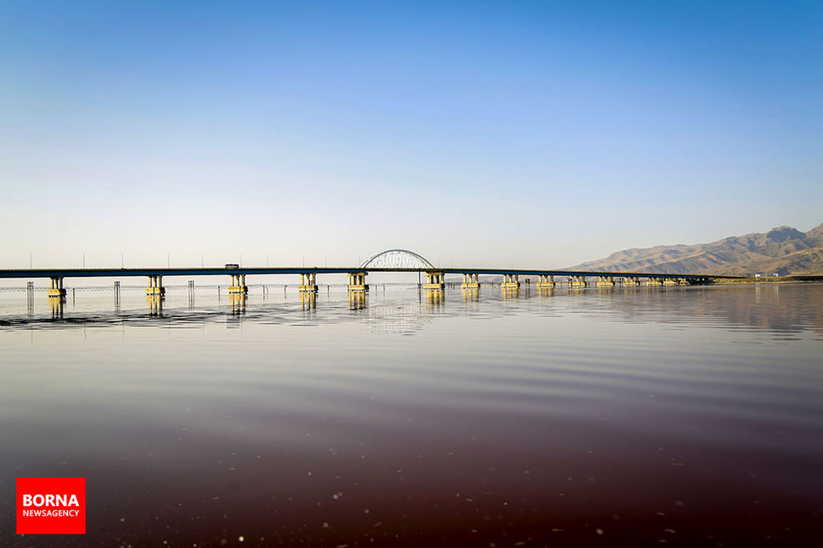دریاچه ارومیه  امروز (۲۴ آذر) نسبت به پارسال دقیقا ۱۸ سانتی متر افزایش تراز دارد