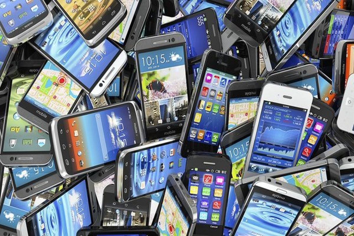 کشف تعداد ۲۰ دستگاه انواع گوشی موبایل خارجی مشکوک به قاچاق در رشت