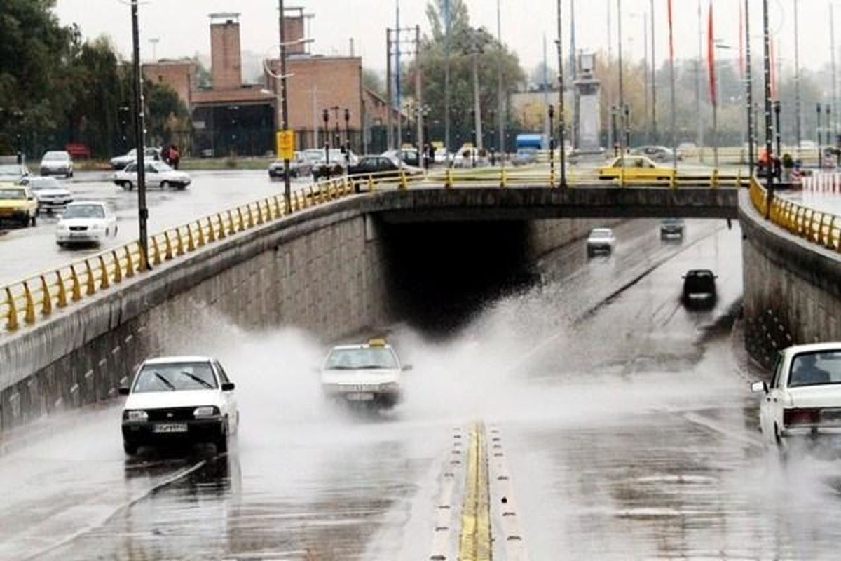 ۲۱ مصدوم حاصل لغزندگی جاده در اتوبان «قزوین – تهران»