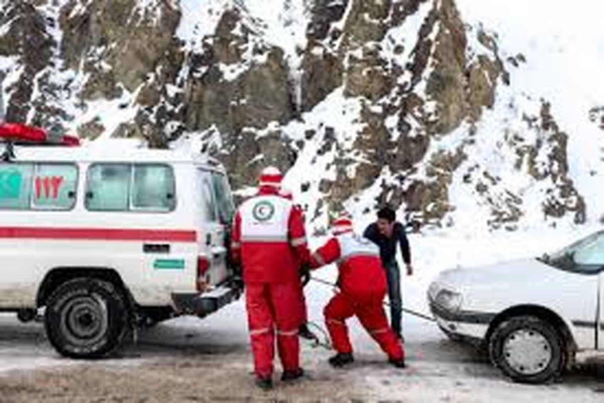 امدادرسانی به ١۴١ نفر در برف و کولاک ۷ استان کشور