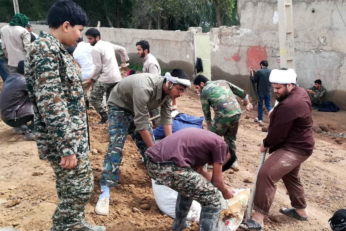 اعلام آمادگی ۵۰ گروه جهادی برای کمک به سیل زدگان/ ۱۵ گروه جهادی در بامدژ و سوسنگرد حضور دارند مستقر شدند