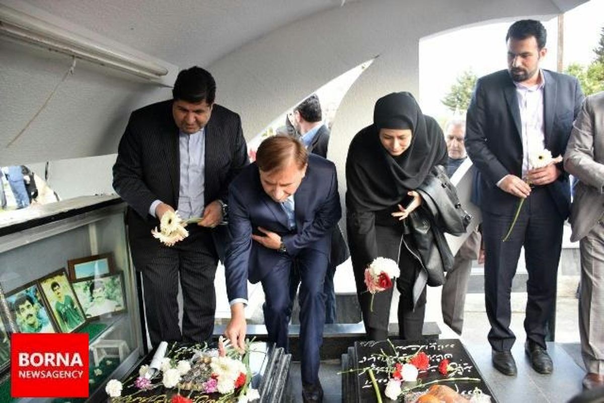 مراسم گرامیداشت سیروس قایقران در بندرانزلی برگزار شد