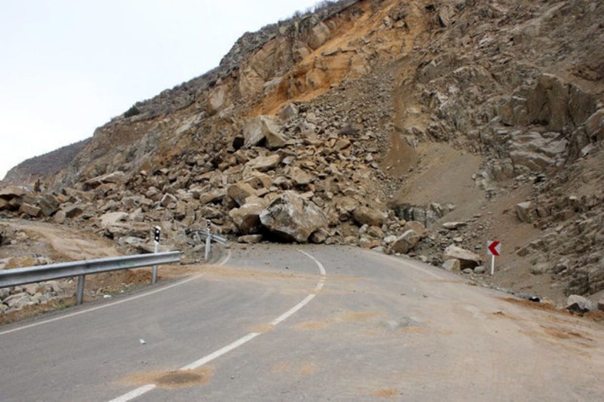 انسداد ۵ جاده در استان سمنان