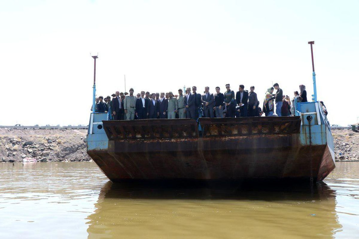 کشتی آرتمیا پس از هفت سال در داخل نگین آبی آذربایجان شناور شد