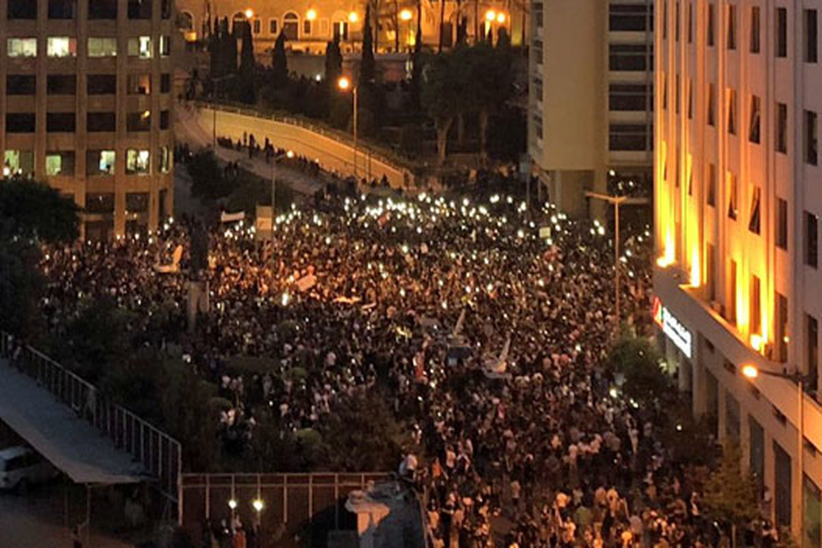 تجمع معترضان در میدان شهدای بیروت آغاز شد