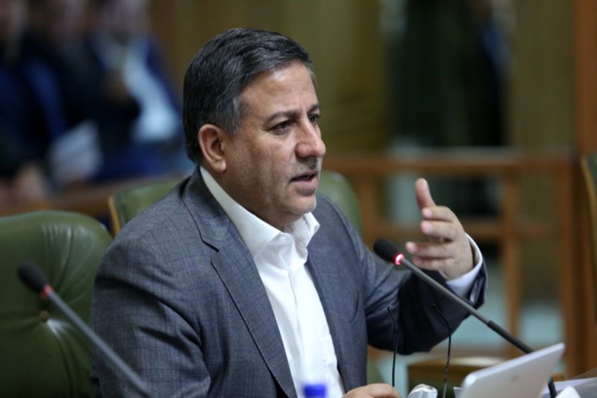 شهردار تهران به تذکرات اعضای شورا بصورت مستدل پاسخ دهد / صدور فرم‌های اعلام عوارض دستی عین بی‌قانونی است