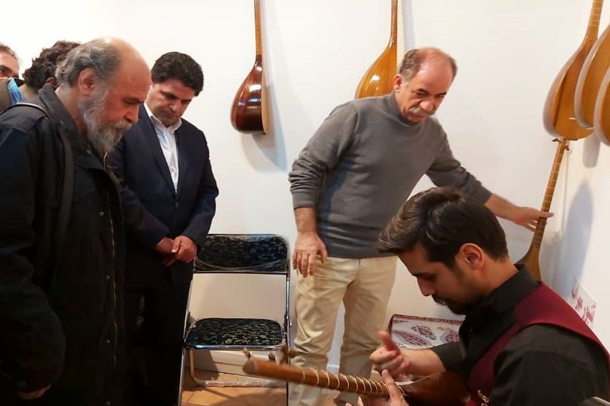 بازدید هنرمندان  از «سازخانه»