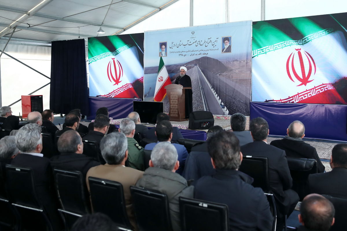 دشمنان باید از اقدام نادرست خود بازگردند؛ هر وقت بازگشتند ما نیز آماده‌ایم/ بجای توسعه به دعواها، نزاع‌ها و رقابت‌های بی‌ثمر افتاده‌ایم