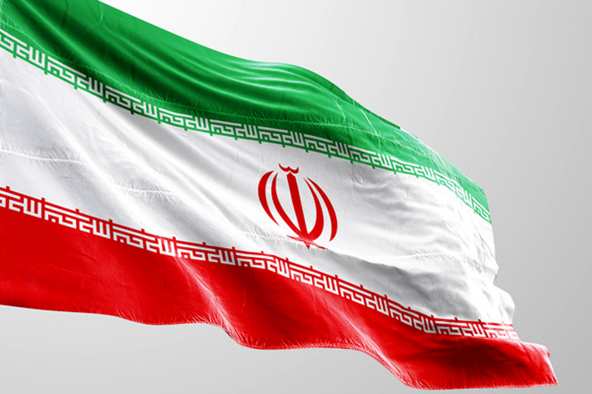 پرچم سفارت خانه‌های ایران به حالت نیمه برافراشته درآمد