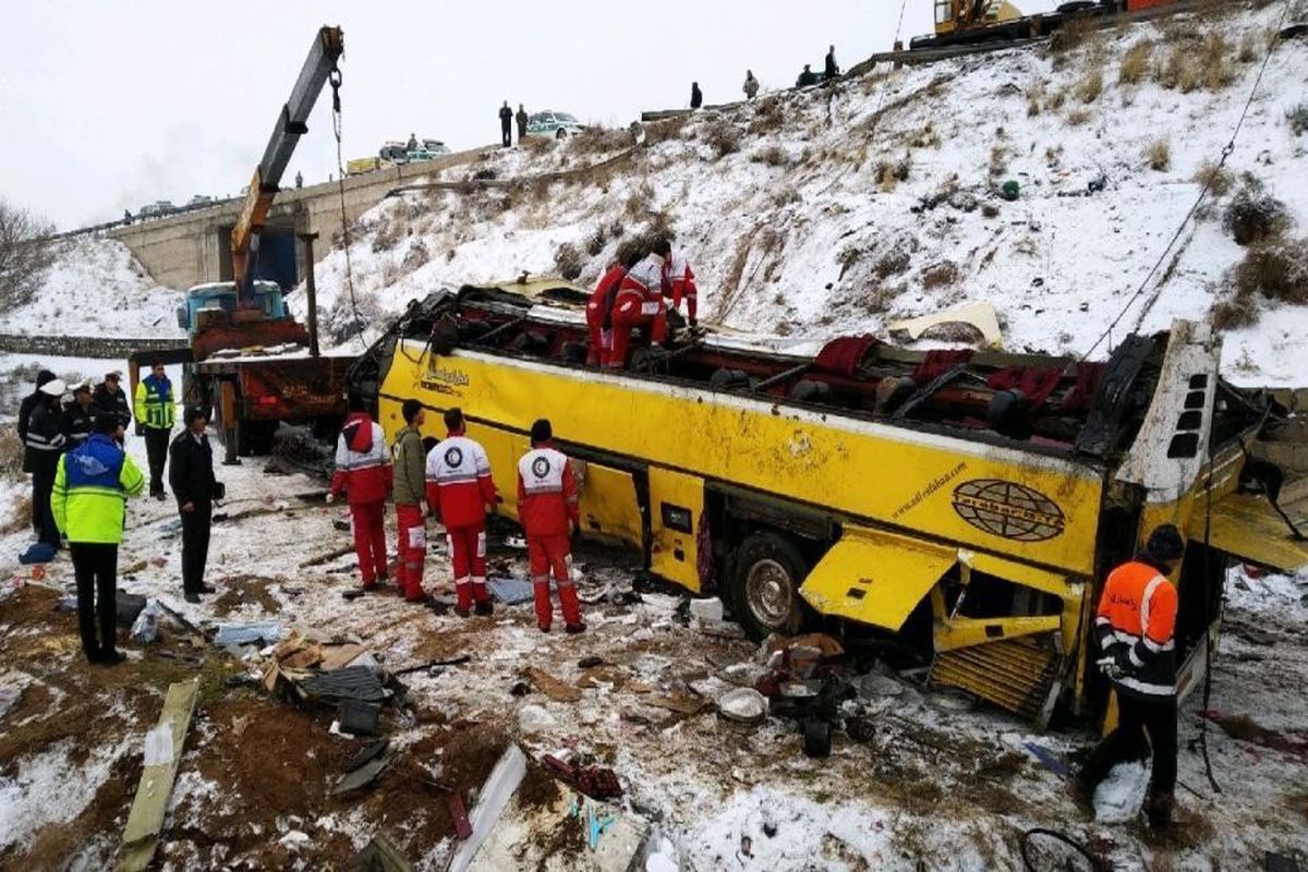 حادثه مرگبار سقوط اتوبوس به دره در منطقه دواب سوادکوه+فیلم