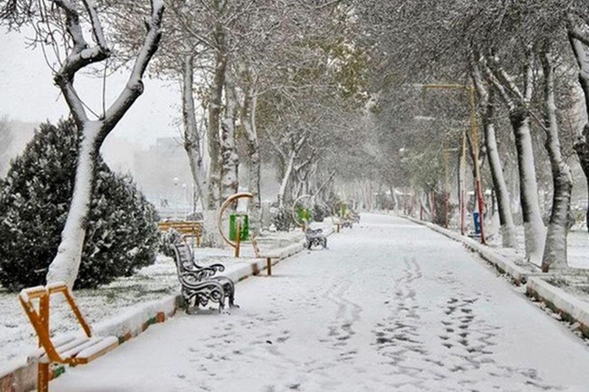 حجم بارش برف در شمال تهران به ۴۰ سانتی متر رسید