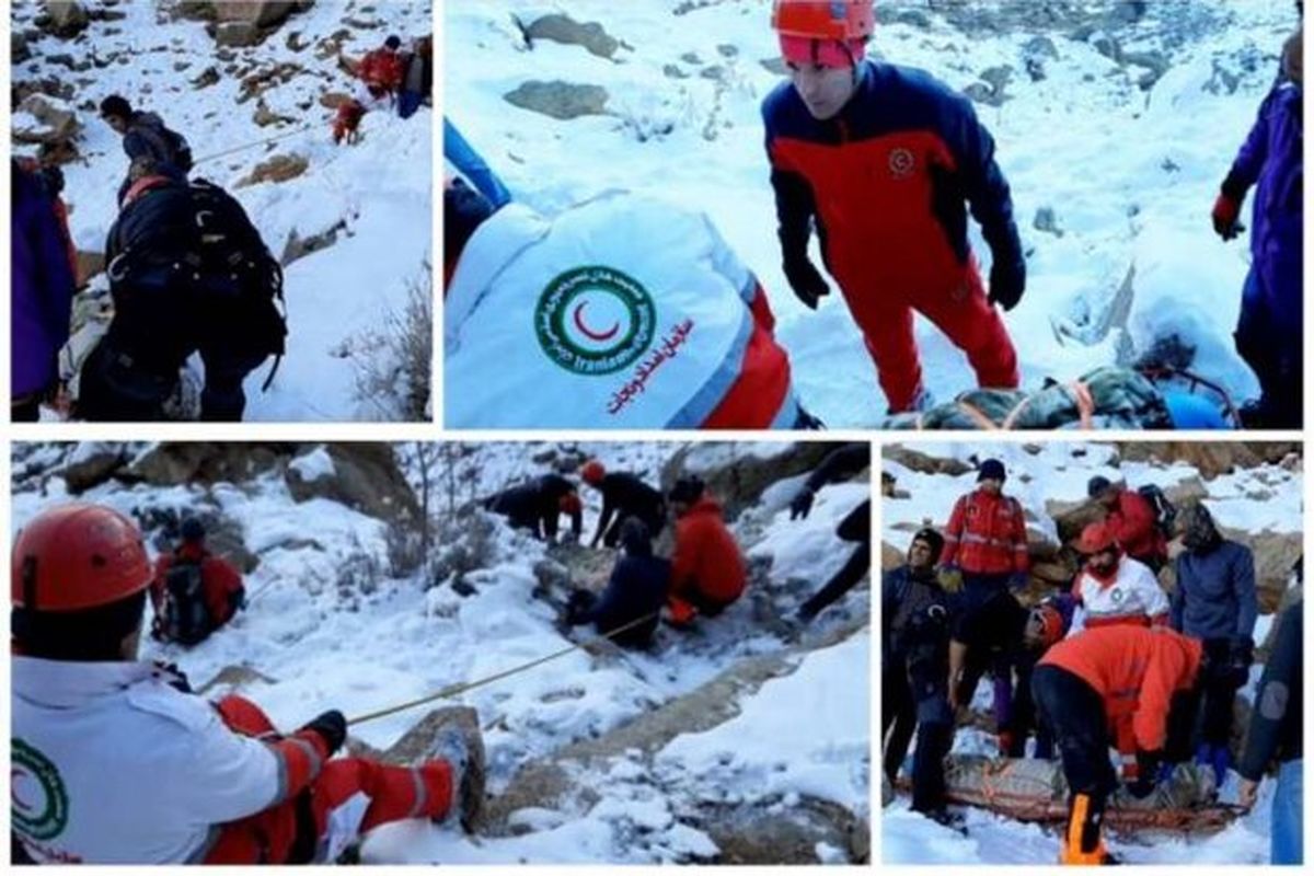 نجات ۲ کوهنورد گرفتار شده در برف