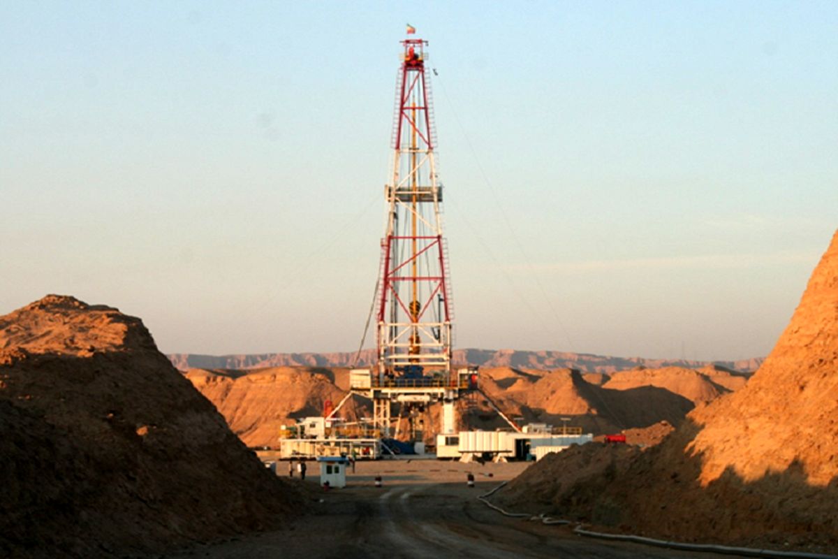 «آذر» در آستانه تحقق ظرفیت تولید ۶۵ هزار بشکه‌ای نفت