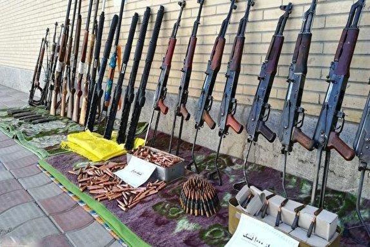 کشف دو محموله اسلحه قاچاق در مرزهای غربی