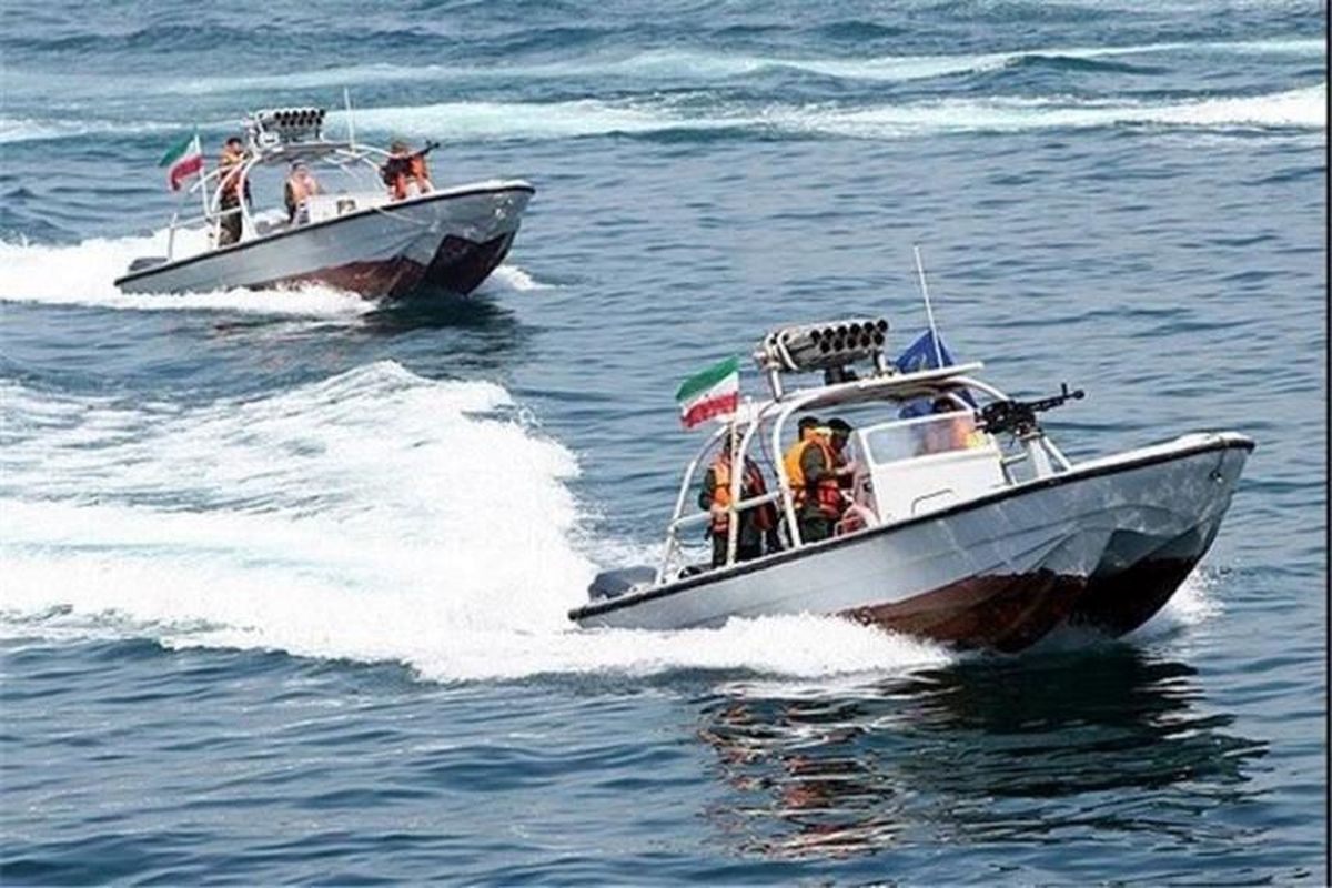 توقیف سه قایق کویتى در ماهشهر و دستگیری ۹ نفر