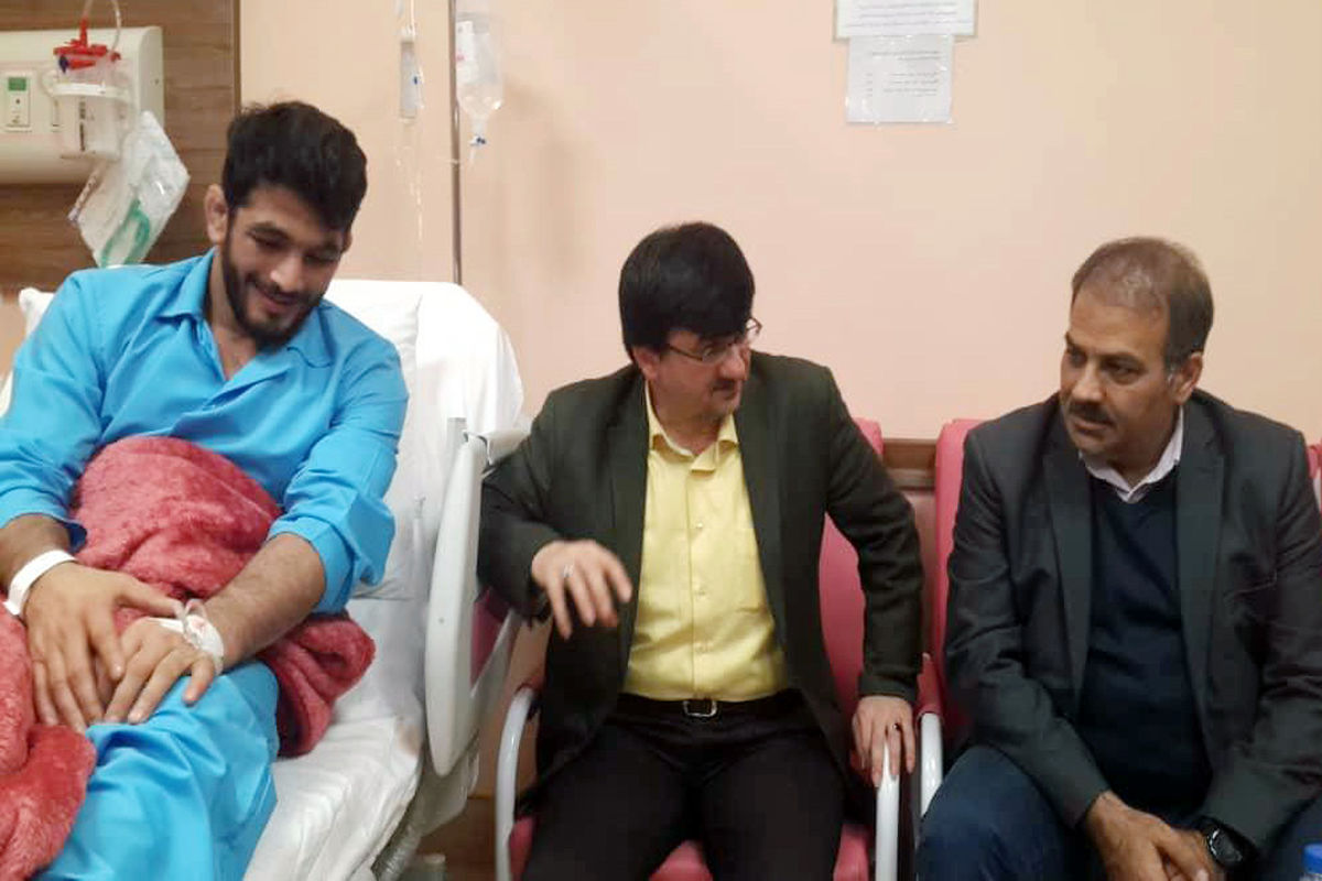 مسئولان وزارت ورزش و جوانان از یزدانی عیادت کردند