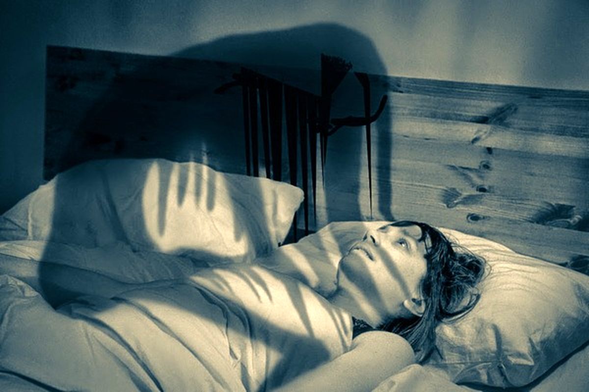احساس فلج‌شدگی در خواب به چه دلیل است؟