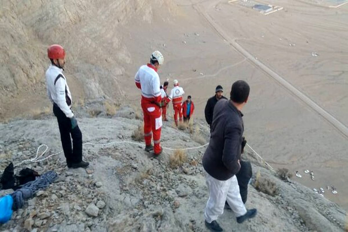 کوهنورد جوان گرفتار در ارتفاعات نجات یافت!