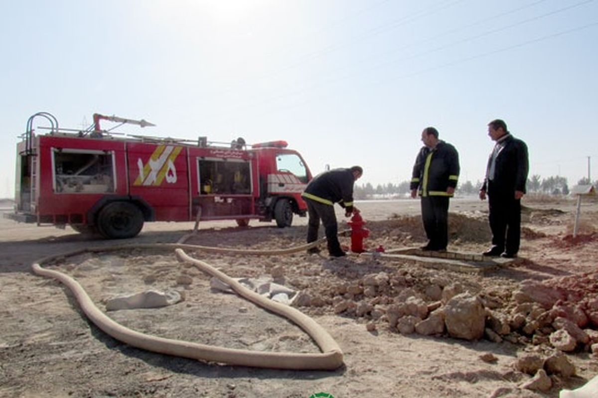 نصب ۱۰۹ شیر آب گیری خودرو آتش نشانی در کرمان