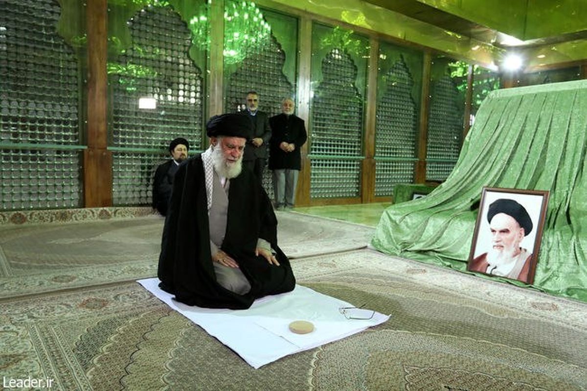 حضور رهبری در مرقد امام خمینی(ره) وگلزار شهدا