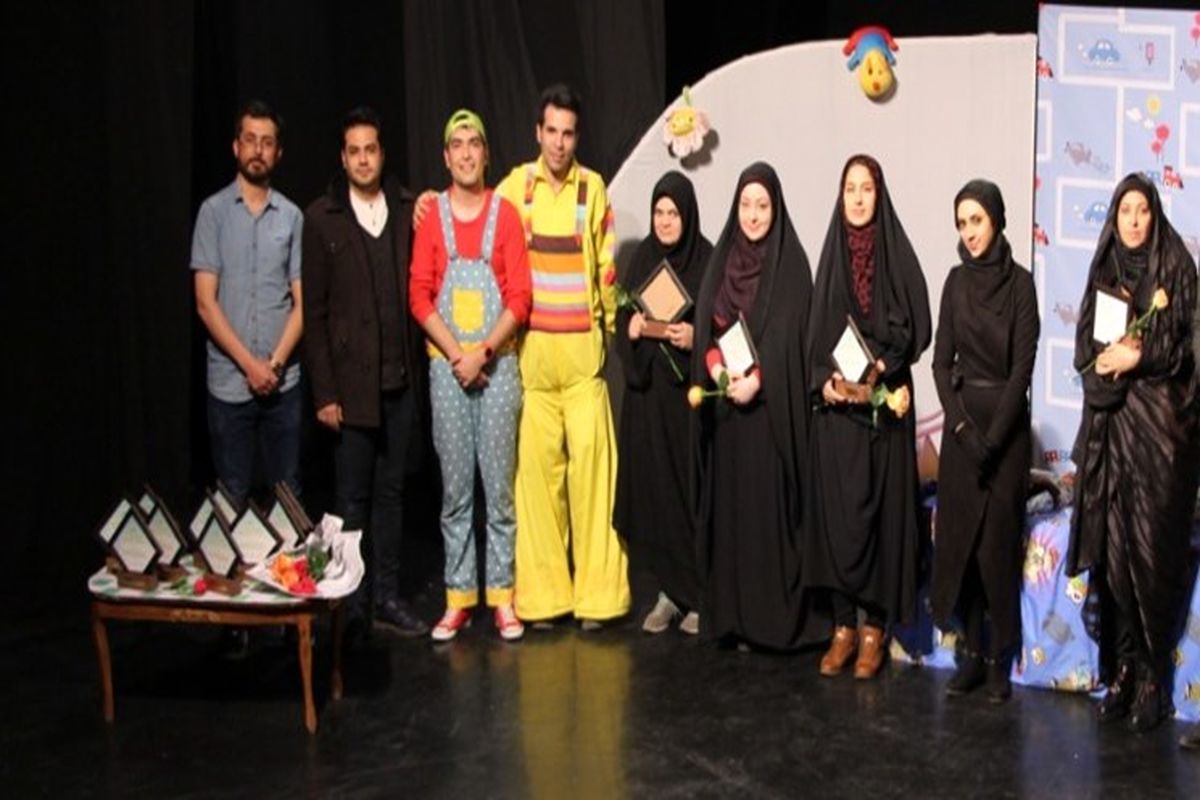 فعالان رسانه‌ای هنرهای نمایشی استان قم تقدیر شدند/ تجلیل از خبرگزاری برنا