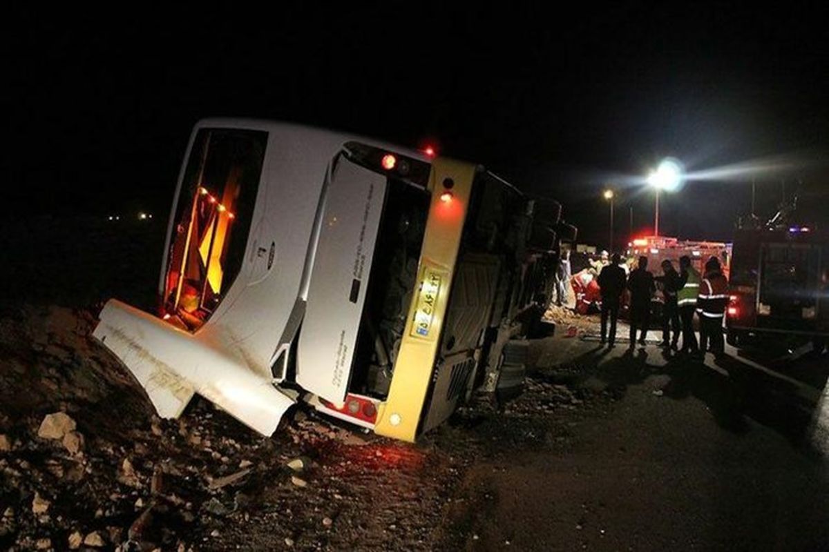 ۲۹ کشته و زخمی در حادثه واژگونی اتوبوس