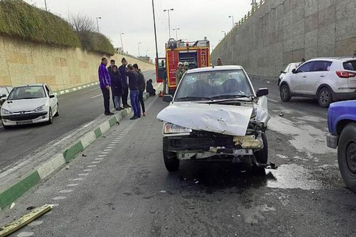 تصادف سه خودرو در غرب تهران