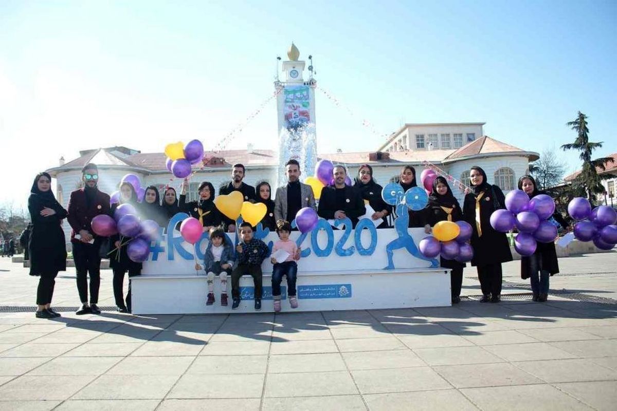 حرکت نمادین در پیاده راه فرهنگی رشت به نفع بیماران سرطانی