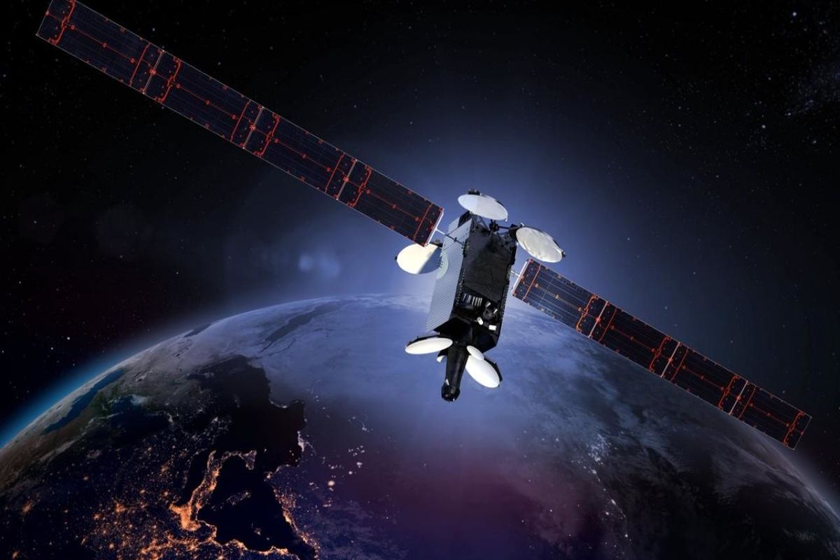 نگرانی ناتو از توان عملیاتی ماهواره‌های روسی و چینی