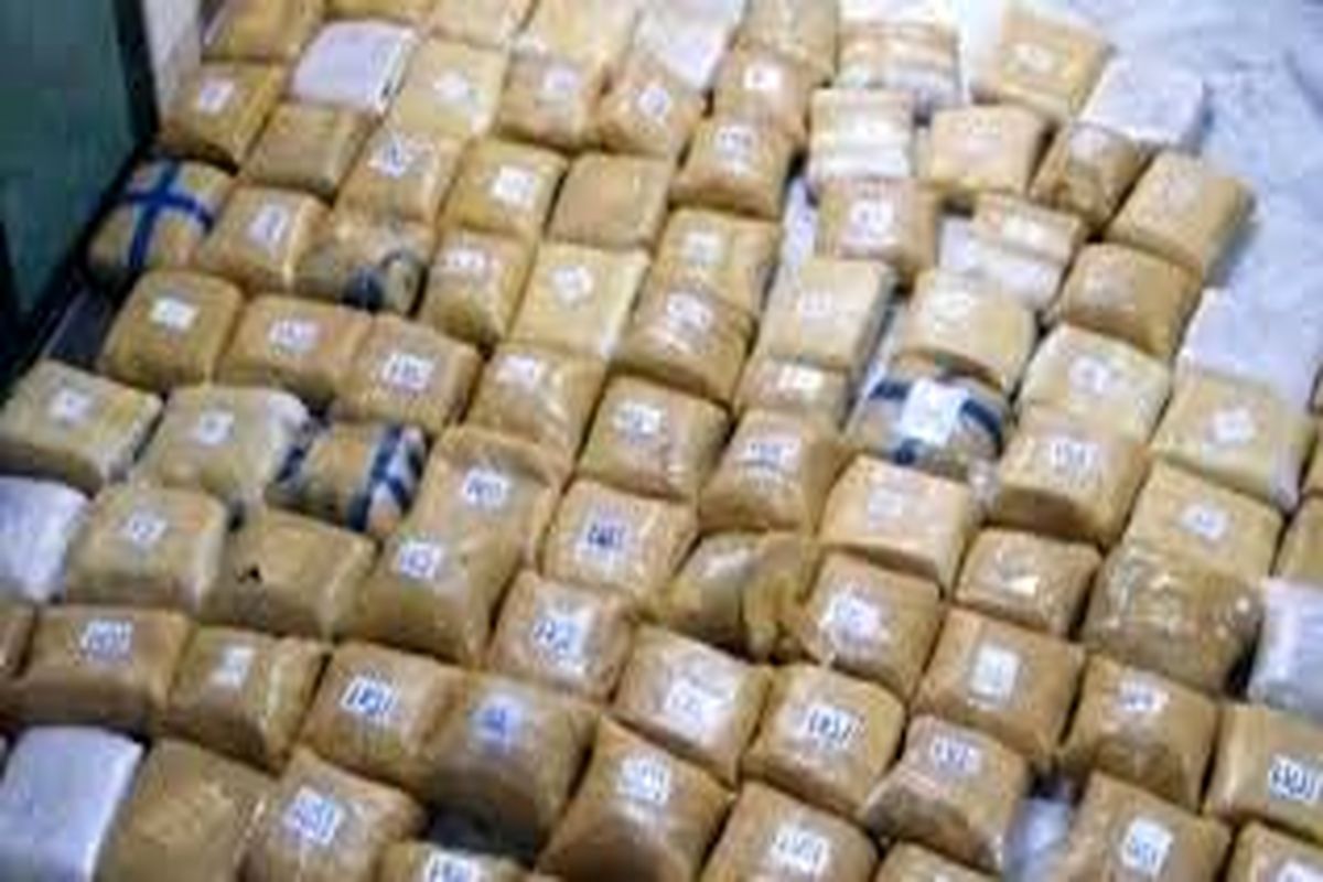 کشف یک تن و ۷۸۰ کیلوگرم مواد مخدر در عملیات مشترک پلیس