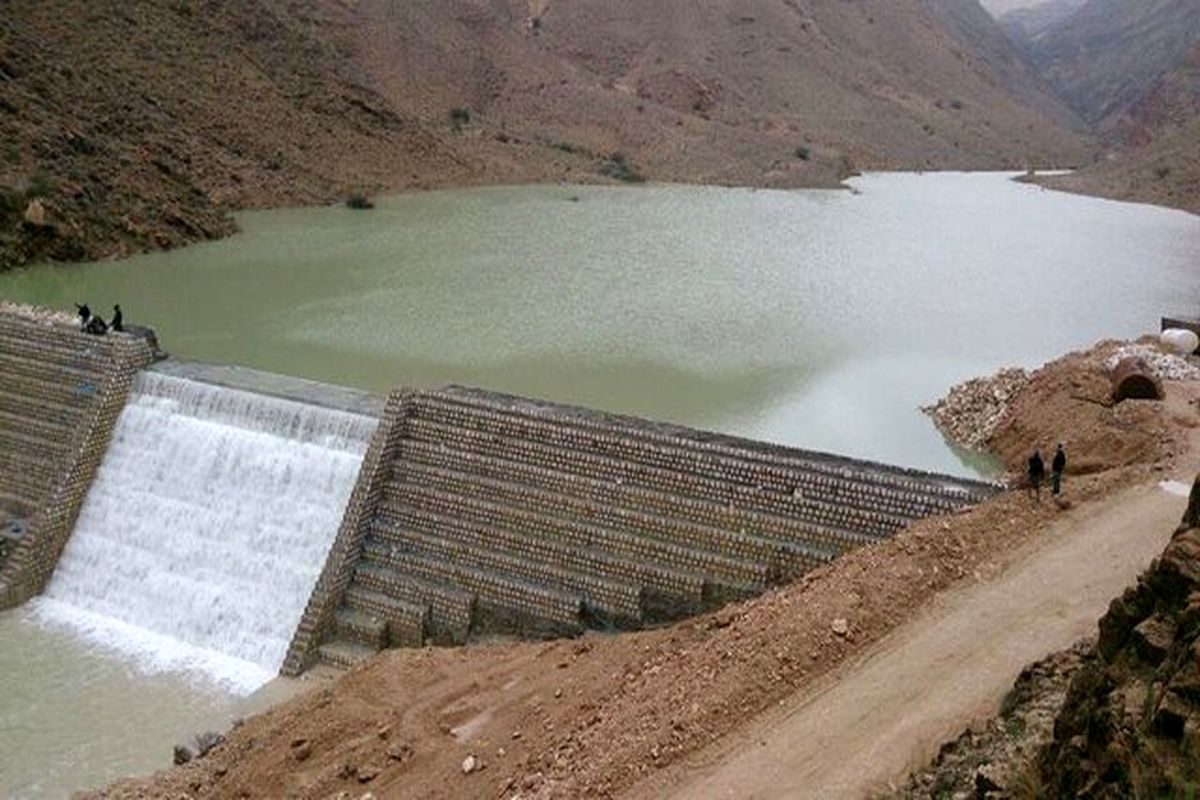 ذخیره سازی ۱۳۲ میلیون متر مکعبی آب از اجرای طرح‌های آبخیزداری در آذربایجان غربی
