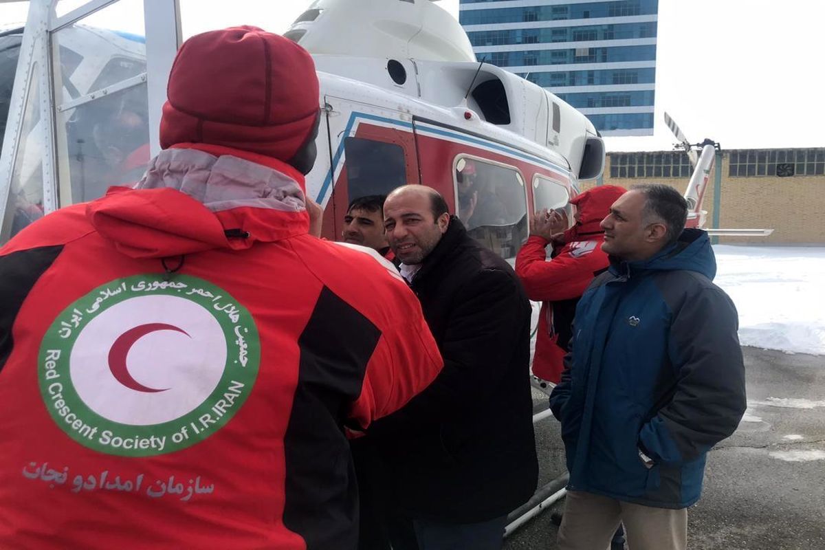 اعزام بالگرد جمعیت هلال احمر برای کمک‌رسانی به روستاییان میانه، هشترود و چاراویماق