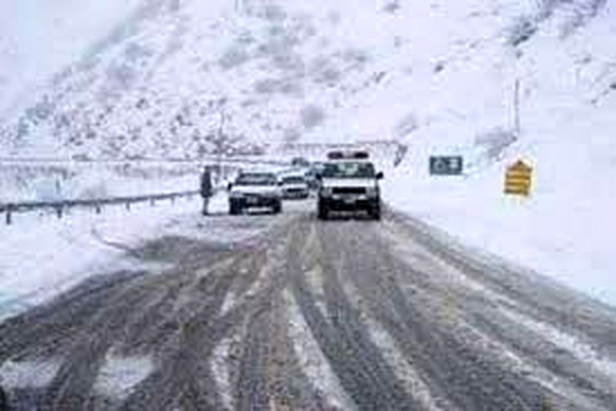 راه‌های منطقه شمیرانات به دلیل بارش برف بسته نشده است