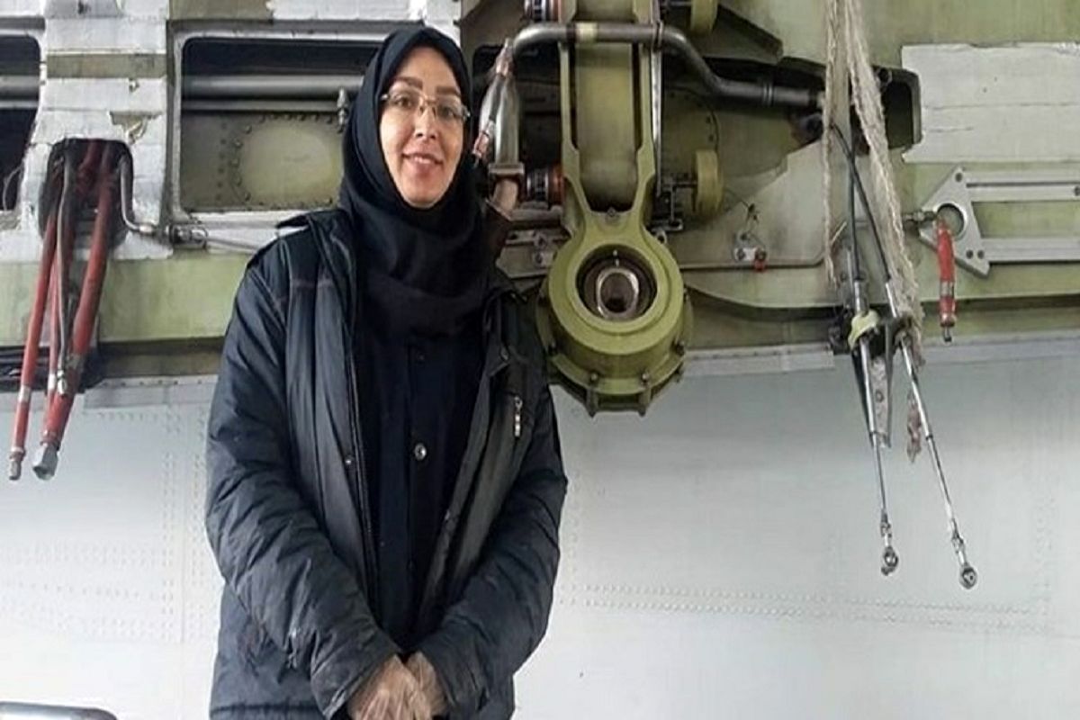 ناگفته‌های خواندنی تنها بانوی مکانیک هواپیما در ایران