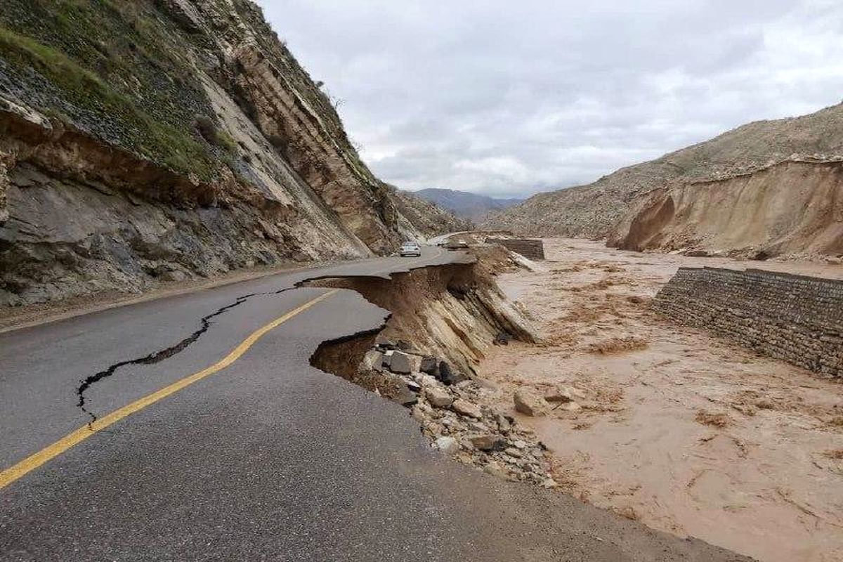 خسارت ۱۲۰۰۰ میلیاردی سیل به راه های لرستان