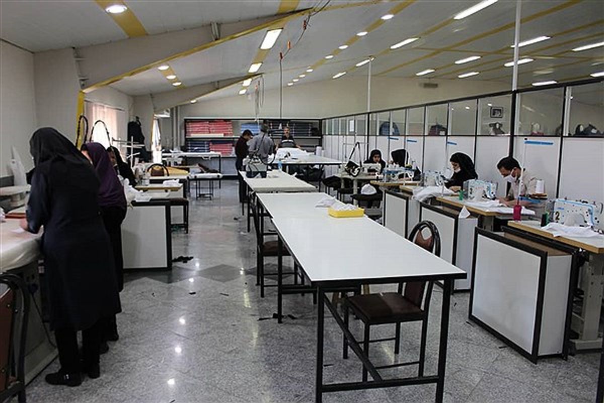 تولید و دوخت ماسک در سرای تکنولوژی نساجی دانشگاه آزاد اسلامی اراک