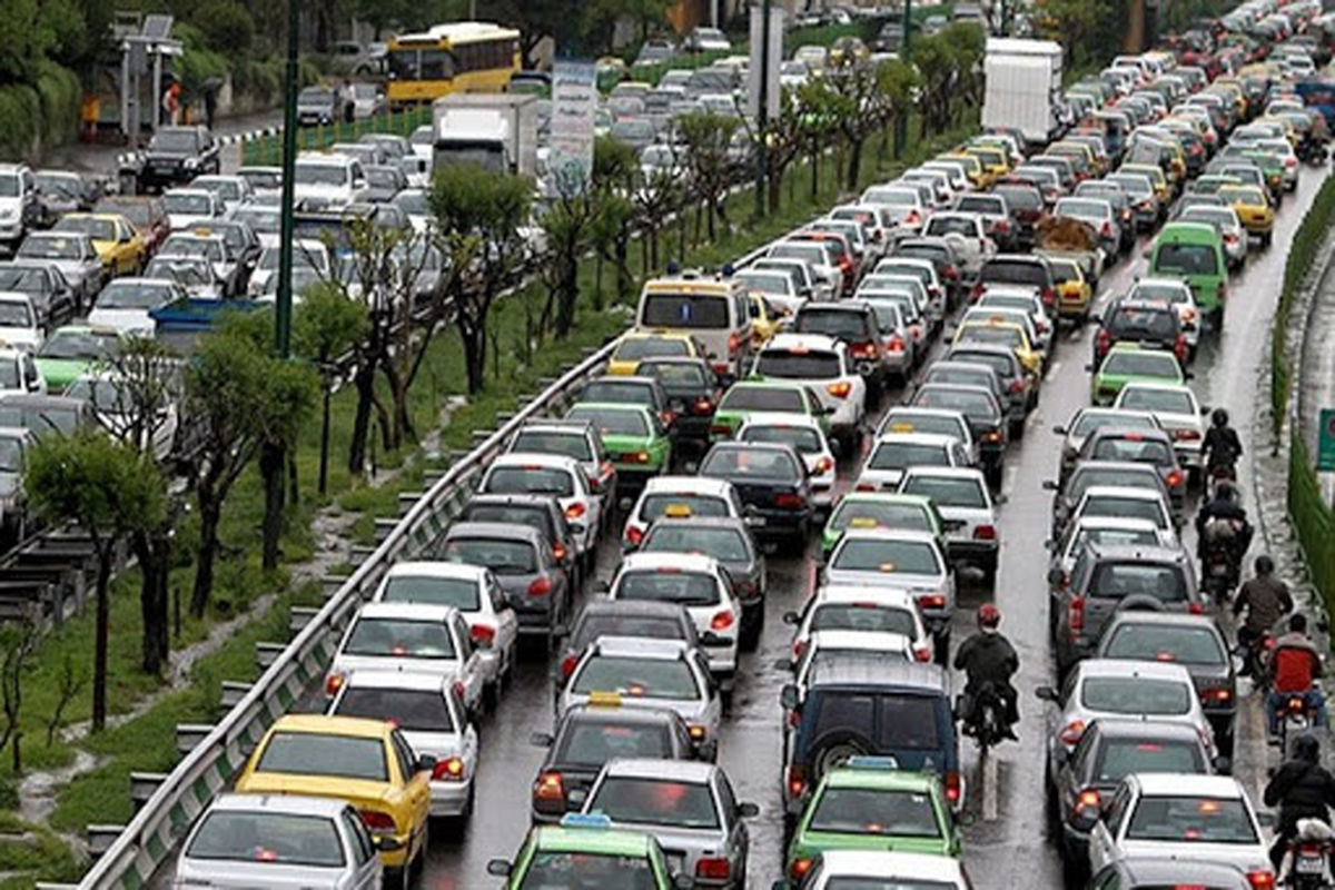 ترافیک در تمام معابر اصلی و بزرگراهی پایتخت