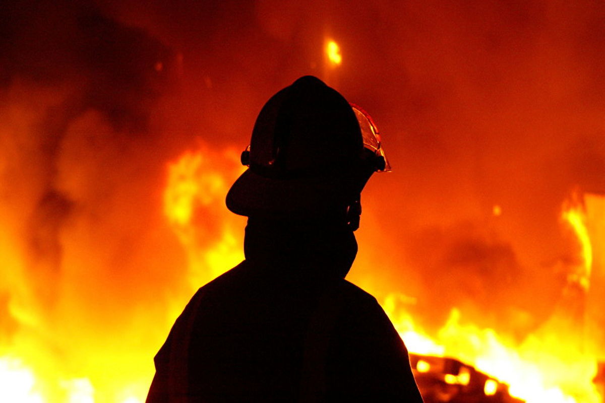 ده‌ها کشته و مصدوم در آتش سوزی مهیب یک مجتمع مسکونی در قم