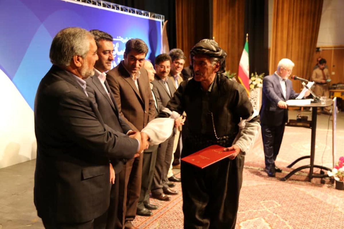 نخستین جشنواره مطبوعات کردی کشور برگزیدگان خود را شناخت