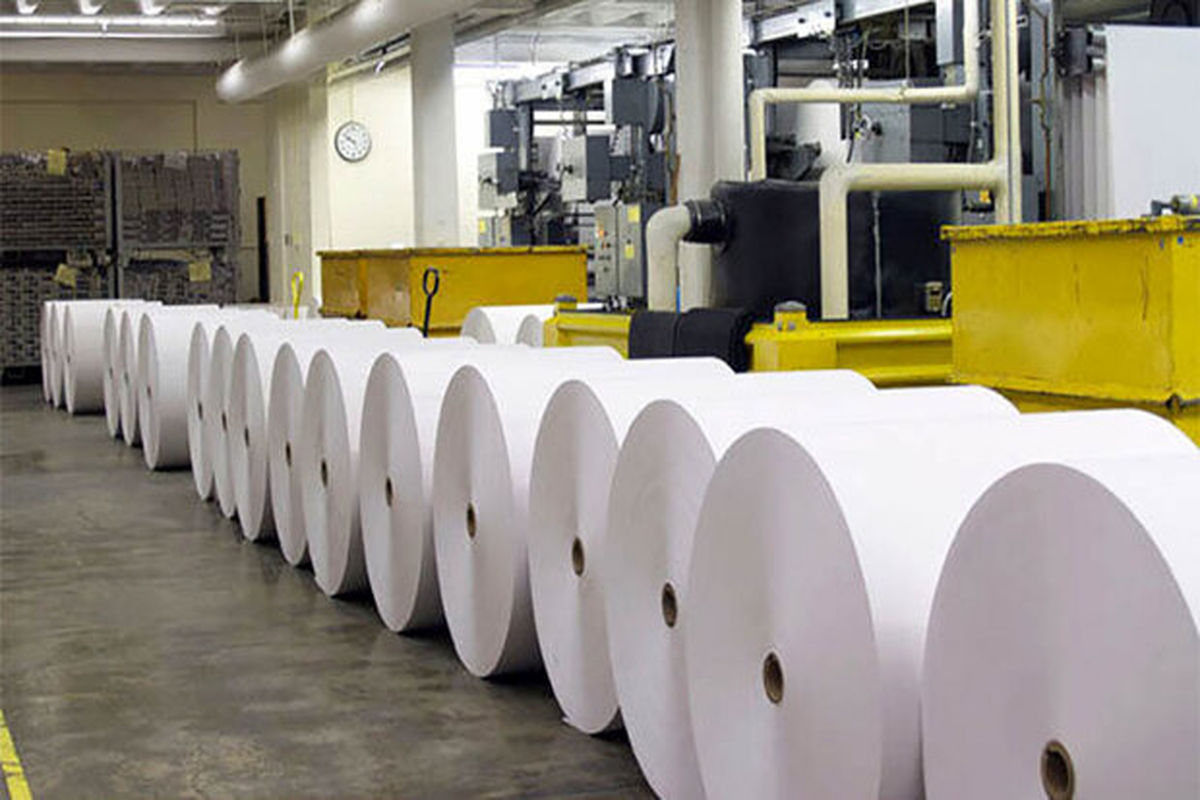 کشف یک میلیون و ۲۸۰ هزار برگ کاغذ احتکارشده در بندرعباس