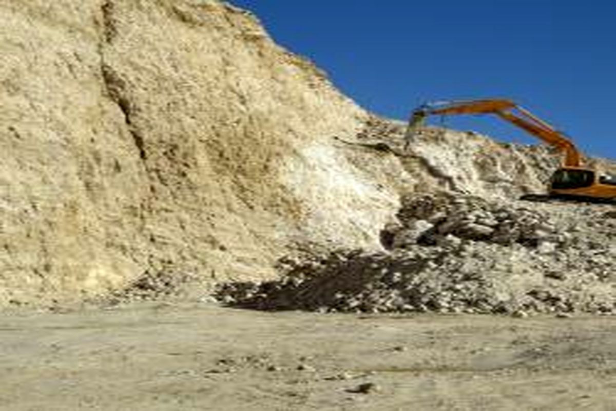 استخراج سالانه ۲۶۲هزار تن سیلیس از معادن استان سمنان