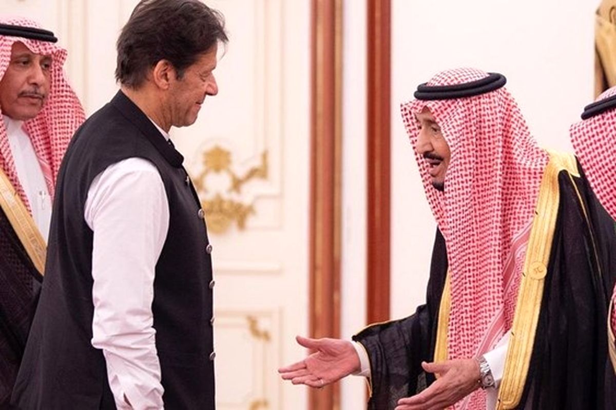 رفتار تحقیرآمیز نخست‌وزیر پاکستان با پادشاه سعودی