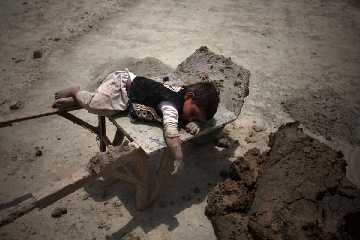 کوچ کودکان زباله گرد از کف خیابان به کارگاه‌ها/ شفاف سازی؛ راه برون رفت از فساد در حوزه پسماند