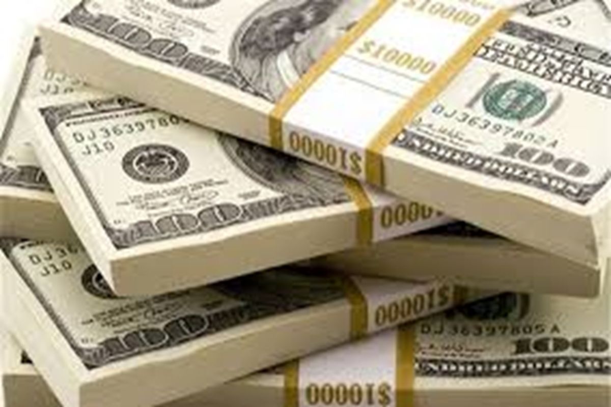 محکومیت قاچاقچی دلار در زنجان/ جریمه دو میلیارد و هشتصد و شصت میلیون ریالی صادر شد