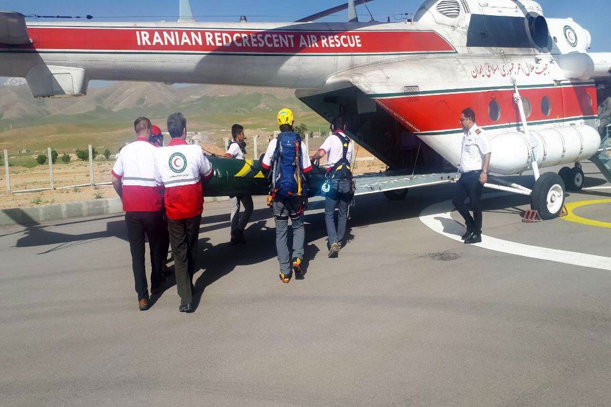 نجات کوهنوردان گرفتار شده در ارتفاعات اشترانکوه