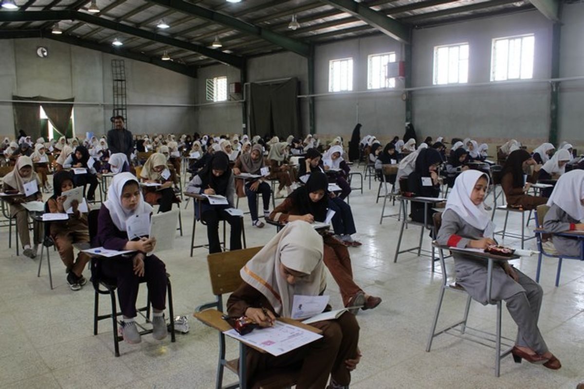 بیش از ۱۰ هزار نفر در آزمون ورودی مدارس استعداد های درخشان و نمونه دولتی شرکت کردند
