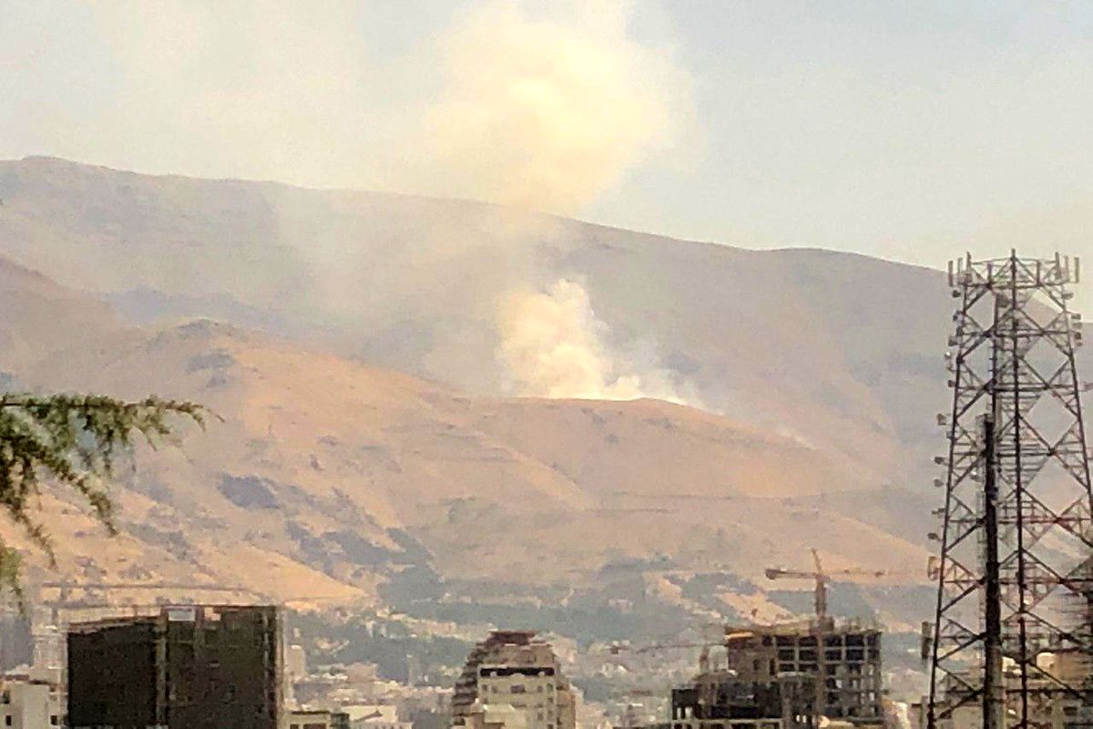 دود غلیظ در تهران ناشی از آتش سوزی علفزارهاست