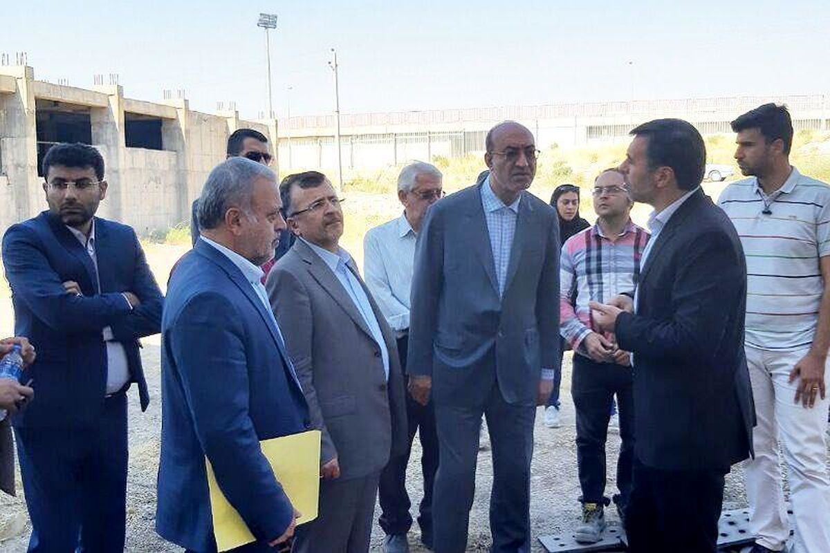 معاون وزیر ورزش و جوانان از استادیوم ۶ هزار نفری قزوین بازدید کرد
